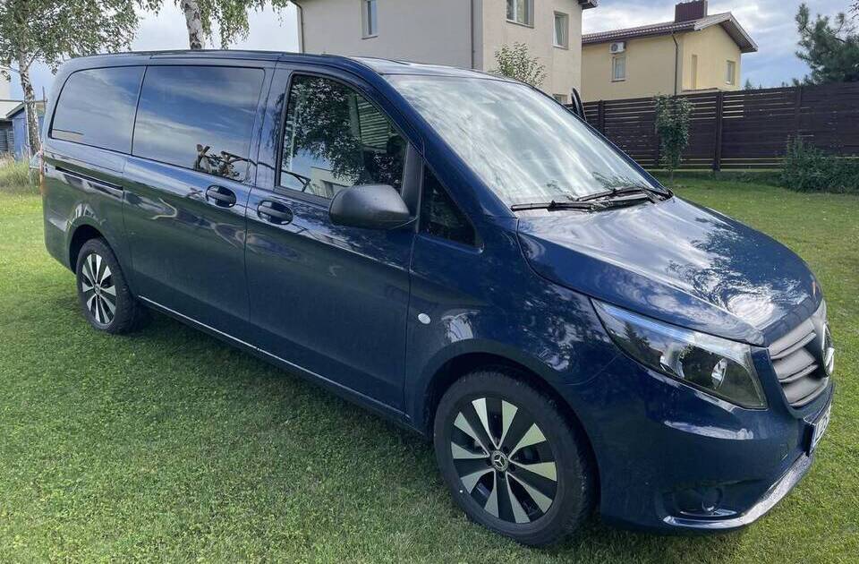 keleiviu-ir-darbuotoju-vezimas Siūlome keleivių ir darbuotojų pervežimo paslaugas techniškai tvarkingais ir švariais mikroautobusais.