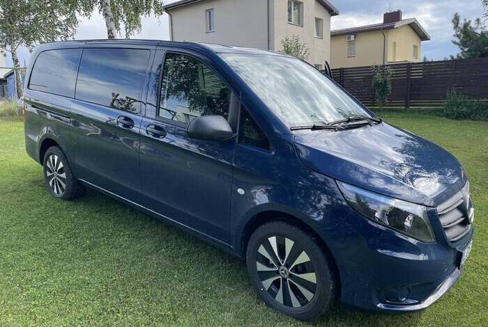mikroautobuso nuomą su asmeninio vairuotojo paslaugomis.